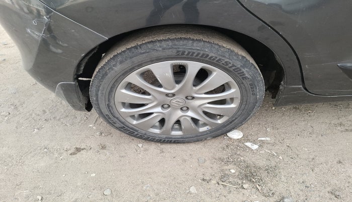 2017 Maruti Baleno ZETA CVT PETROL 1.2, Petrol, Automatic, 1,18,424 km, tyre