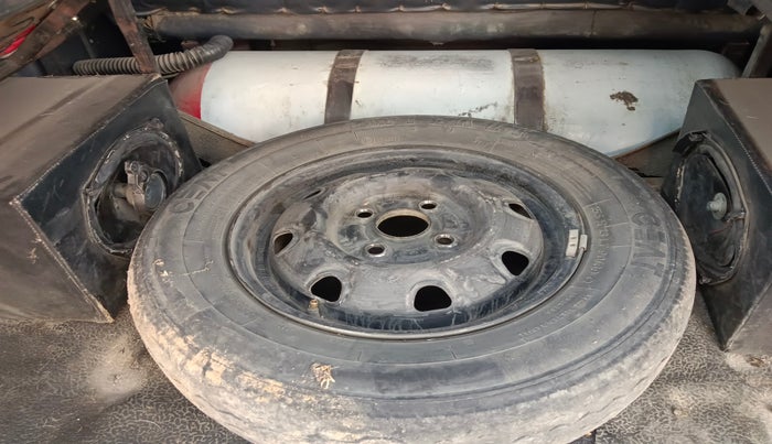 2019 Maruti Eeco 5 STR CNG WITH HTR, Petrol, Manual, 66,501 km, tyre