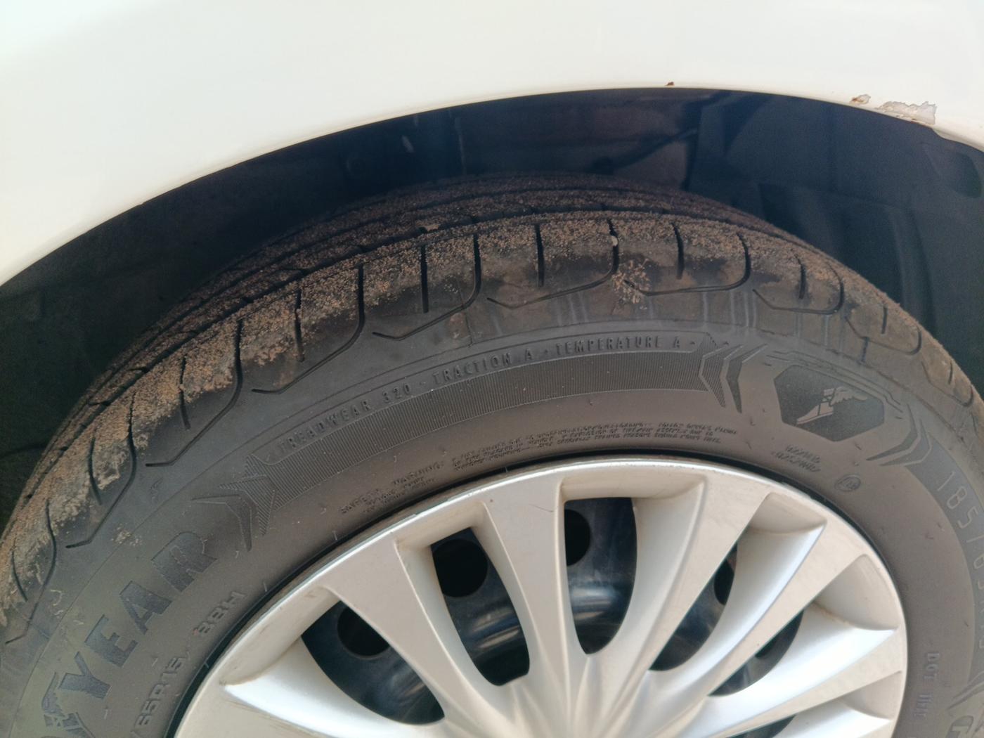 2015 Maruti Ciaz VXI+, Petrol, Manual, 1,10,900 km, tyre