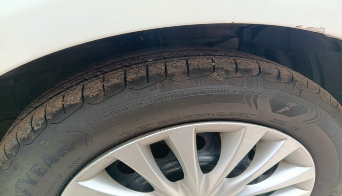 2015 Maruti Ciaz VXI+, Petrol, Manual, 1,10,800 km, tyre