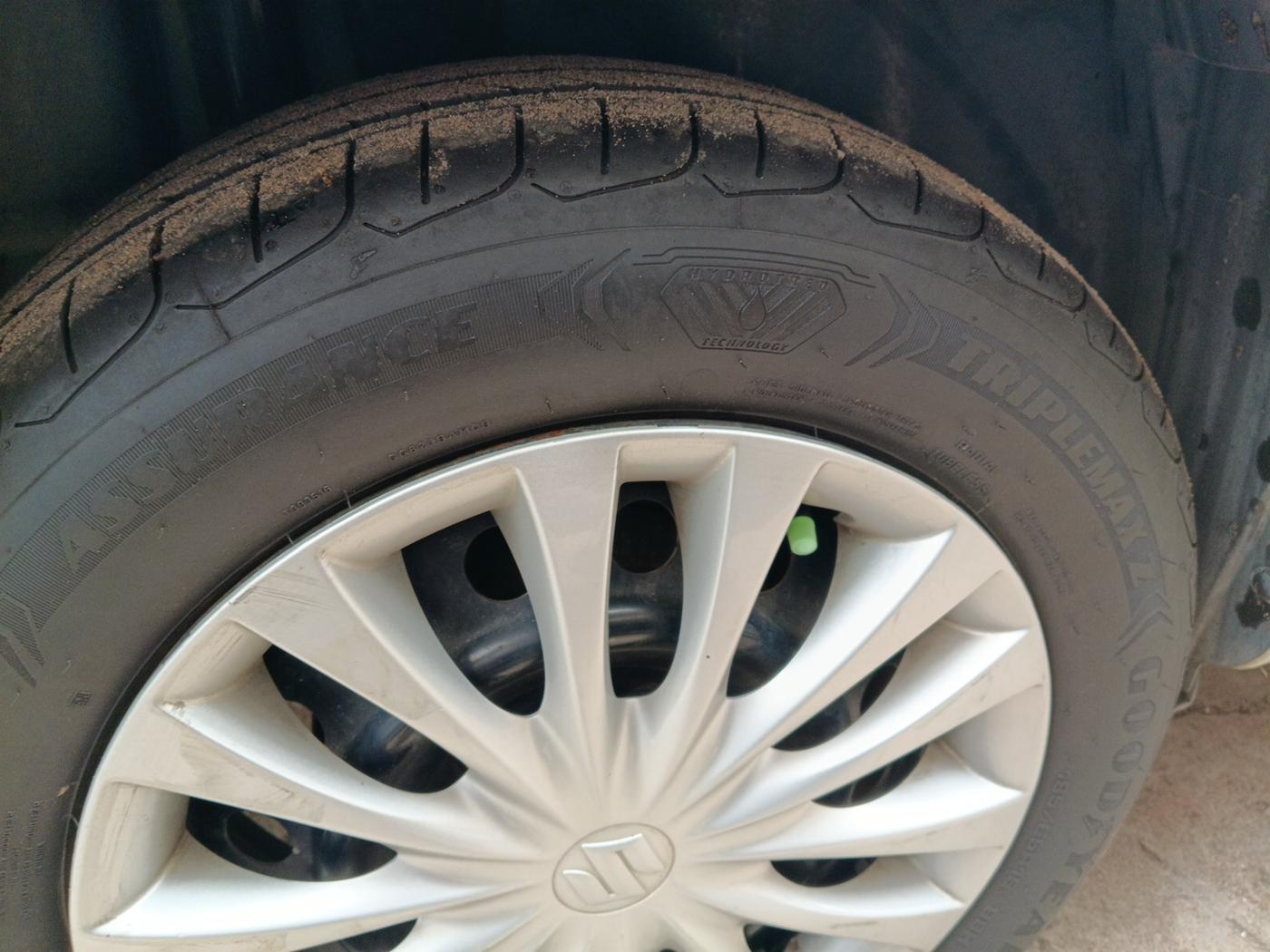 2015 Maruti Ciaz VXI+, Petrol, Manual, 1,10,900 km, tyre