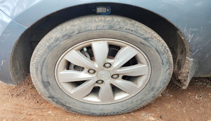 2013 Hyundai i20 SPORTZ 1.2, Petrol, Manual, 1,47,473 km, tyre