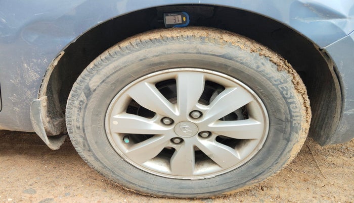 2013 Hyundai i20 SPORTZ 1.2, Petrol, Manual, 1,47,473 km, tyre