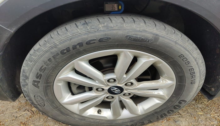 2015 Hyundai Creta SX PLUS 1.6 PETROL, Petrol, Manual, 82,365 km, tyre