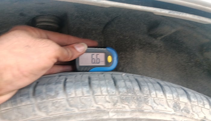 2014 Maruti Swift VDI, Diesel, Manual, 1,27,346 km, tyre