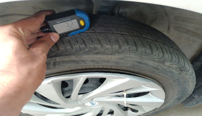 2015 Maruti Wagon R 1.0 VXI, Petrol, Manual, 83,488 km, tyre