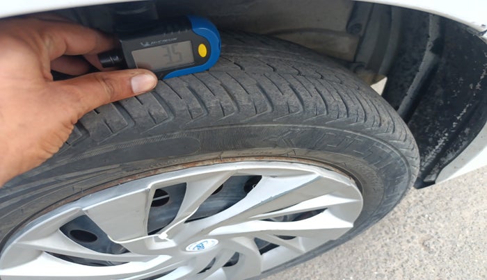 2015 Maruti Wagon R 1.0 VXI, Petrol, Manual, 83,488 km, tyre