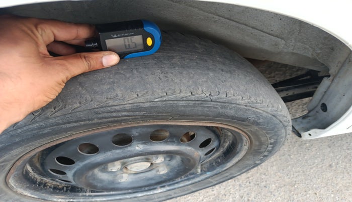 2015 Maruti Wagon R 1.0 VXI, Petrol, Manual, 83,488 km, tyre