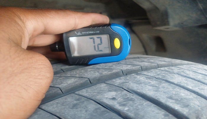 2015 Tata Safari Storme 2.2 EX 4X2, Diesel, Manual, 1,79,306 km, tyre