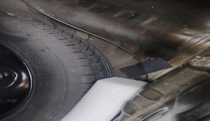 2019 Renault Kwid RXT 1.0, Petrol, Manual, 23,992 km, tyre