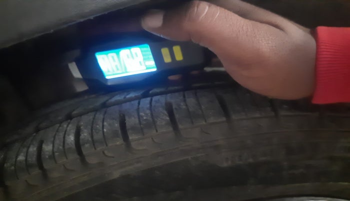 2022 Renault Kwid CLIMBER MT 1.0, Petrol, Manual, 54,100 km, tyre