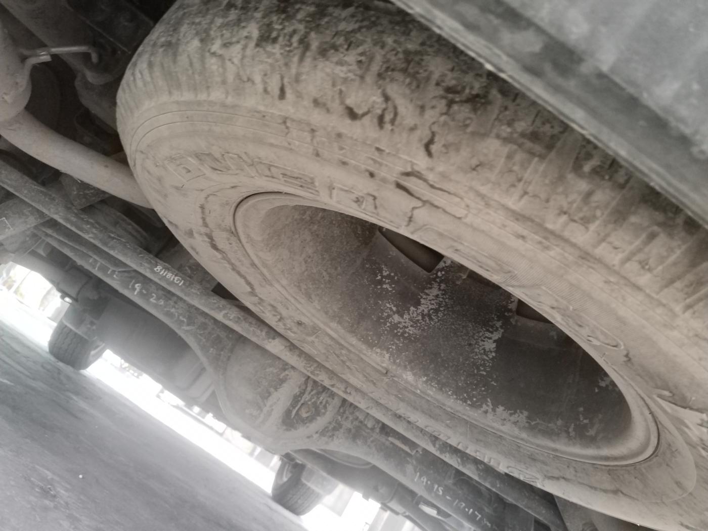 2013 Tata Safari Storme 2.2 VX 4X2, Diesel, Manual, 1,13,058 km, tyre