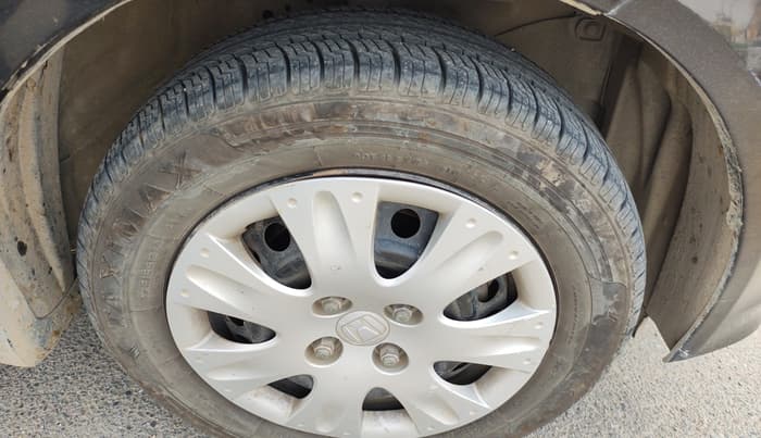 2015 Honda Amaze 1.2L I-VTEC S, Petrol, Manual, 69,584 km, tyre