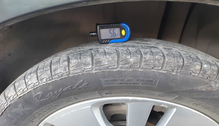 2015 Maruti S Cross DELTA 1.6, Diesel, Manual, 1,34,000 km, tyre
