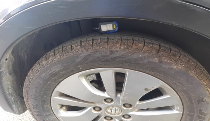 2015 Maruti S Cross DELTA 1.6, Diesel, Manual, 1,34,000 km, tyre
