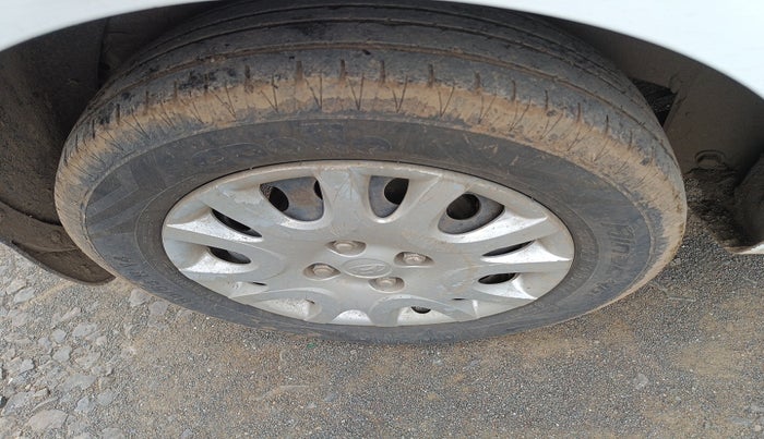 2011 Hyundai i20 MAGNA 1.2, Petrol, Manual, 1,60,581 km, tyre