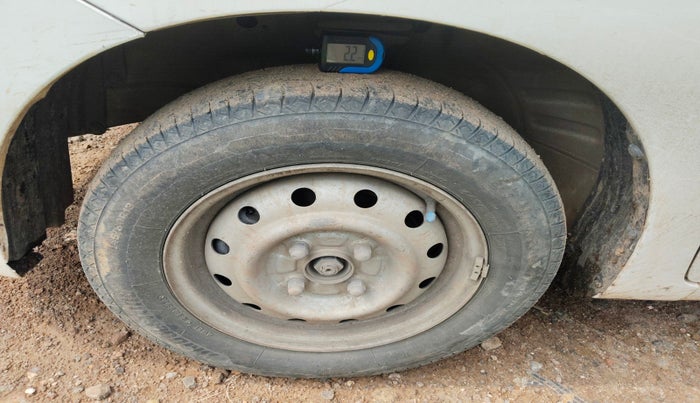 2015 Maruti Wagon R 1.0 LXI CNG, Petrol, Manual, 1,20,490 km, tyre