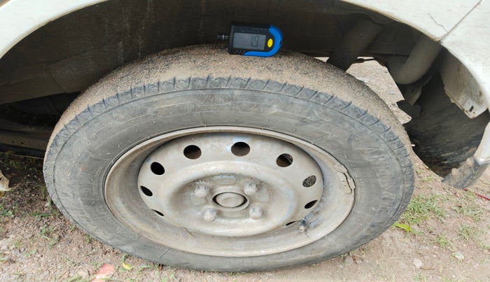 2015 Maruti Wagon R 1.0 LXI CNG, Petrol, Manual, 1,20,490 km, tyre