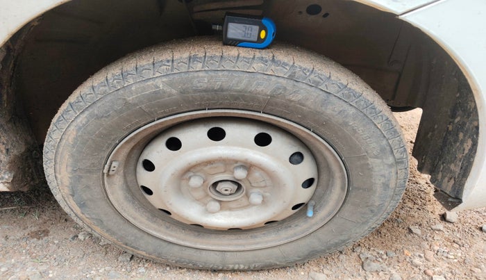 2015 Maruti Wagon R 1.0 LXI CNG, Petrol, Manual, 1,20,490 km, tyre