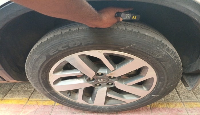 2022 Tata Safari XZA PLUS, Diesel, Automatic, 89,000 km, tyre