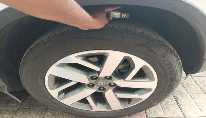 2022 Tata Safari XZA PLUS, Diesel, Automatic, 89,000 km, tyre