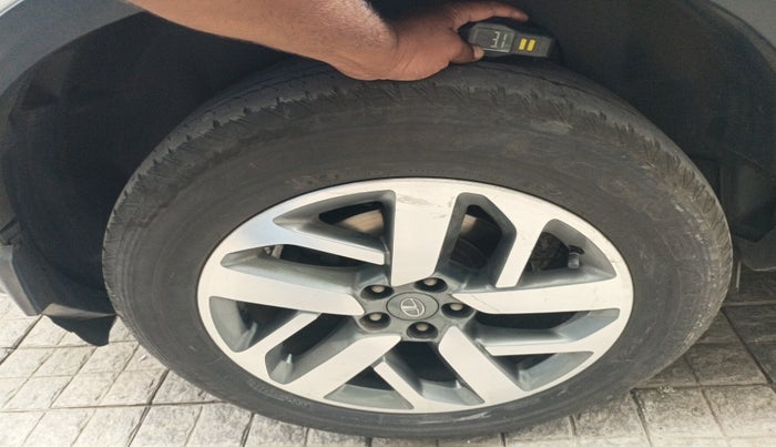 2022 Tata Safari XZA PLUS, Diesel, Automatic, 89,000 km, tyre