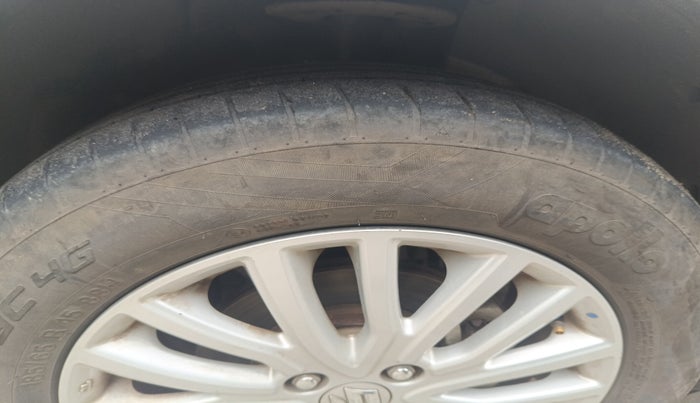 2023 Maruti Dzire ZXI, Petrol, Manual, 64,637 km, tyre