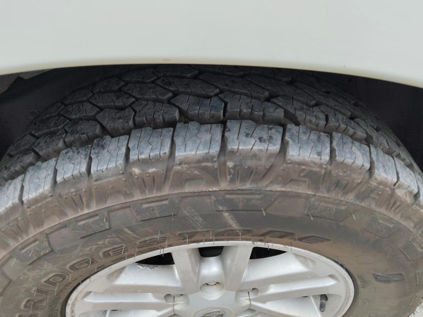 2013 Toyota Fortuner 3.0 4X2 MT, Diesel, Manual, 1,47,921 km, tyre