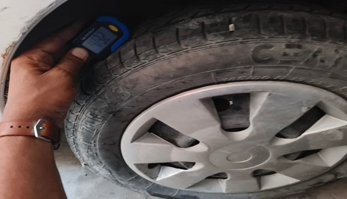 2012 Maruti Wagon R 1.0 LXI, Petrol, Manual, 64,000 km, tyre