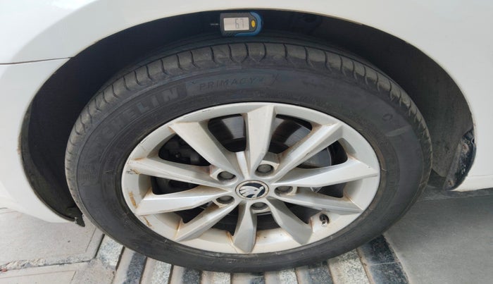 2015 Skoda Octavia STYLE PLUS AT 1.8 TSI, Petrol, Automatic, 70,185 km, tyre