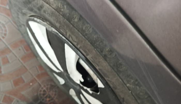 2011 Nissan Sunny XE, Petrol, Manual, 83,039 km, tyre