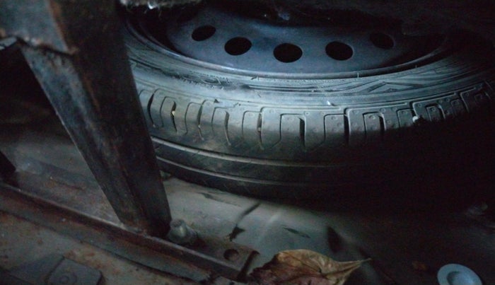 2012 Maruti Wagon R 1.0 VXI, Petrol, Manual, 1,21,000 km, tyre