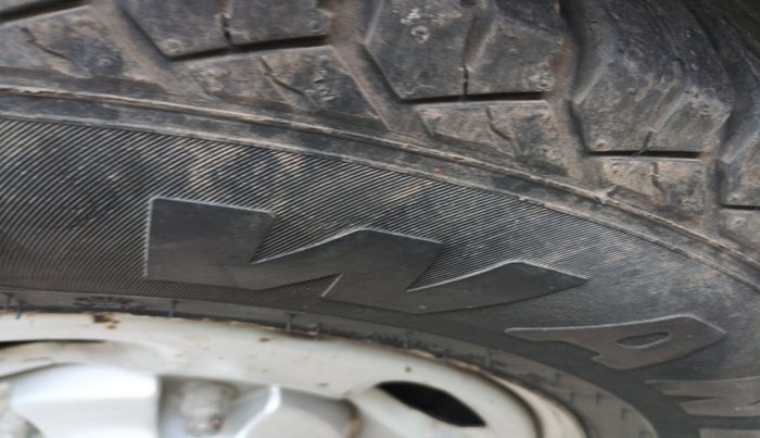 2014 Tata Safari 4X2 EX DICOR 2.2 VTT, Diesel, Manual, 1,80,479 km, tyre