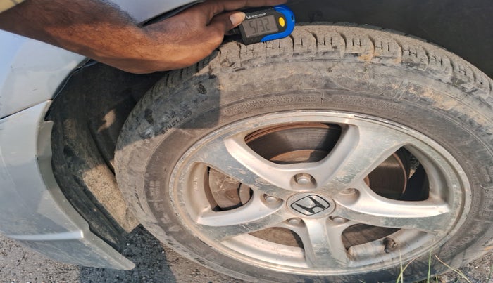 2011 Honda Civic 1.8L I-VTEC V MT SUNROOF, Petrol, Manual, 77,554 km, tyre