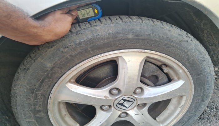 2011 Honda Civic 1.8L I-VTEC V MT SUNROOF, Petrol, Manual, 77,554 km, tyre