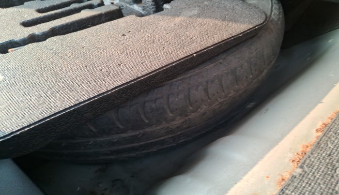 2011 Honda Civic 1.8L I-VTEC V MT SUNROOF, Petrol, Manual, 77,554 km, tyre