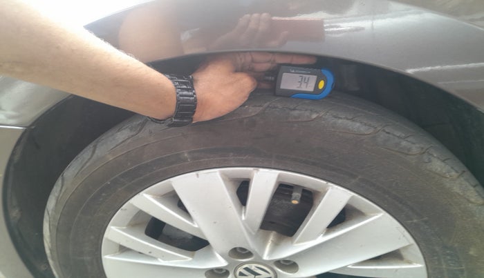 2015 Volkswagen Vento HIGHLINE DIESEL 1.5, Diesel, Manual, 68,000 km, tyre