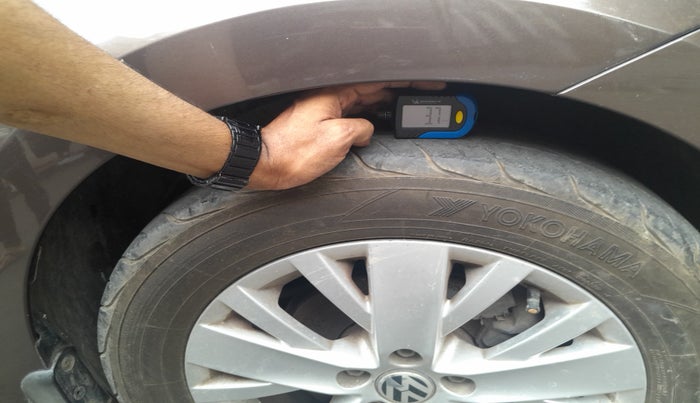 2015 Volkswagen Vento HIGHLINE DIESEL 1.5, Diesel, Manual, 68,000 km, tyre