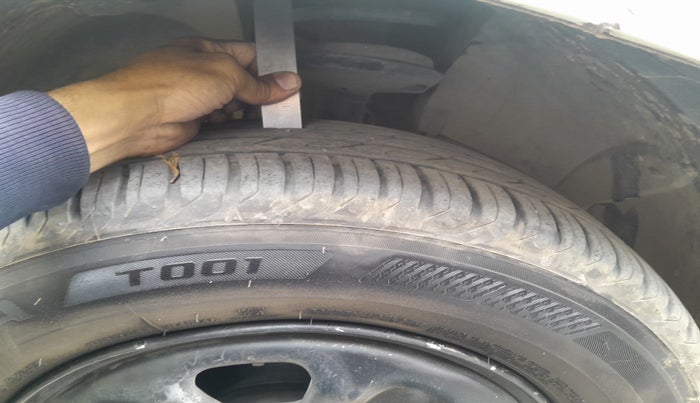 2013 Renault Duster 85 PS RXL DIESEL, Diesel, Manual, 1,25,622 km, tyre