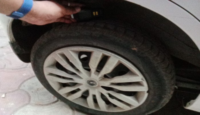 2018 Maruti Wagon R 1.0 VXI, Petrol, Manual, 23,350 km, tyre