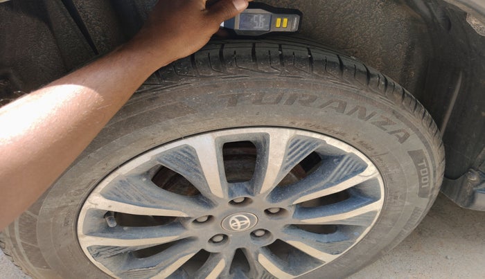 2021 Toyota URBAN CRUISER PREMIUM GRADE MT DUAL TONE, Petrol, Manual, 1,25,163 km, tyre