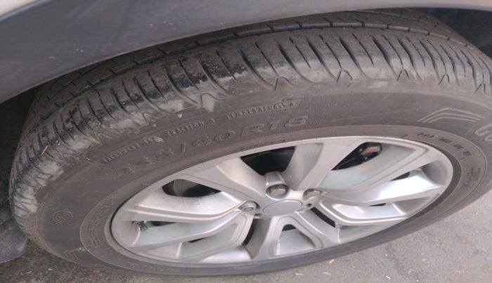 2018 Landrover Range Rover Evoque 2.0 L TD4 HSE, Diesel, Automatic, 90,612 km, tyre