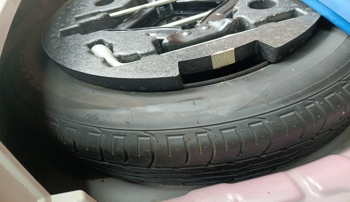 2021 Mahindra XUV300 W6 1.2 PETROL AMT, Petrol, Automatic, 16,900 km, tyre