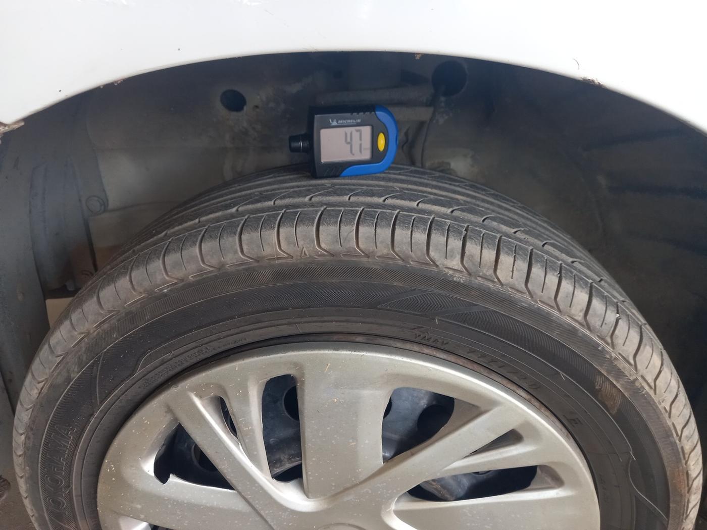 2011 Maruti Wagon R 1.0 VXI, Petrol, Manual, 1,51,707 km, tyre