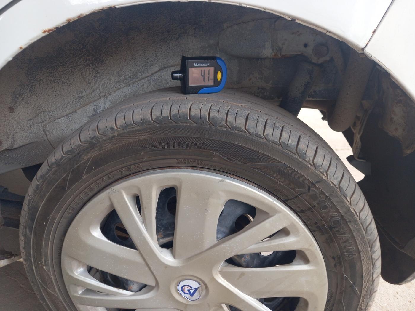 2011 Maruti Wagon R 1.0 VXI, Petrol, Manual, 1,51,707 km, tyre