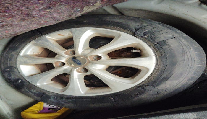 2012 Ford Figo EXI 1.4 DIESEL, Diesel, Manual, 1,40,722 km, tyre