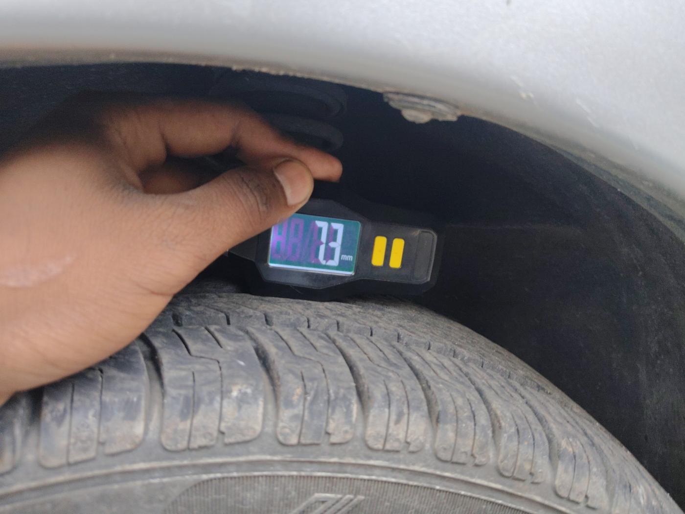 2018 Mahindra E20 Plus P6, Electric, Automatic, 40,000 km, tyre
