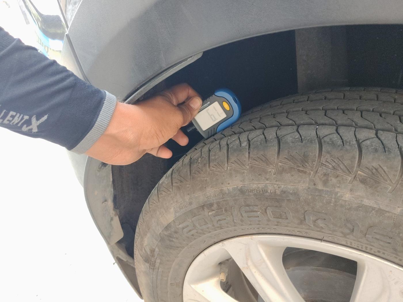 2019 Ford Ecosport TITANIUM 1.5L DIESEL, Diesel, Manual, 1,21,968 km, tyre