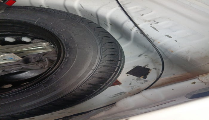 2020 Renault Kwid RXT 1.0 AMT, Petrol, Automatic, 28,204 km, tyre