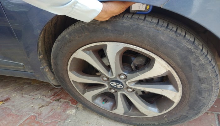 2014 Hyundai Xcent SX 1.2, Petrol, Manual, 2,04,645 km, tyre